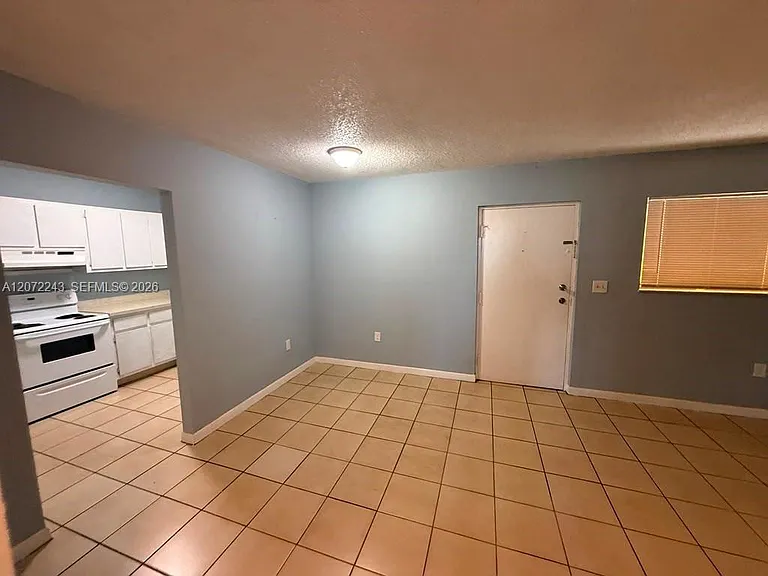 1501 W 42nd St #205 — Photo 11