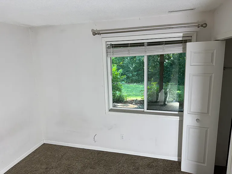 10237 Tarn Cir #10237 — Photo 18