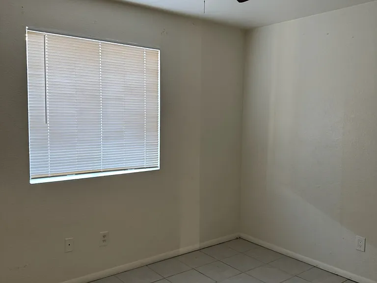 35 N May St — Photo 4