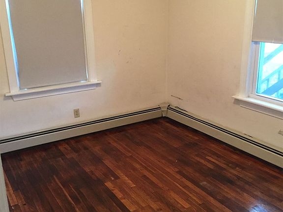 492 Washington 1st Floor Back Bedroom