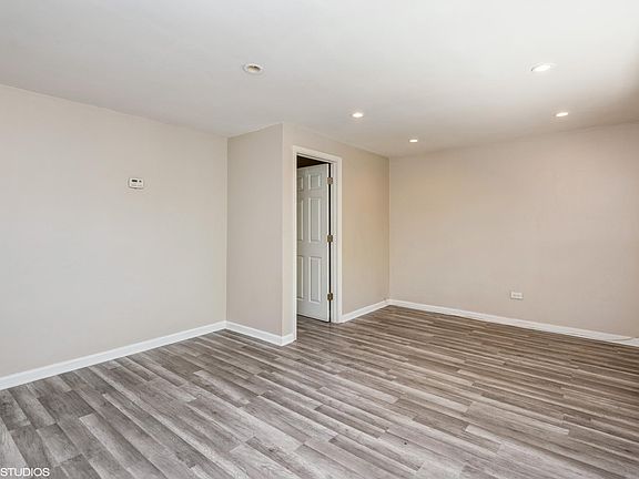 3rd image of 1600 W Chase Ave #3-C