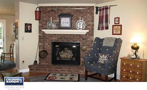 Gas or wood fireplace