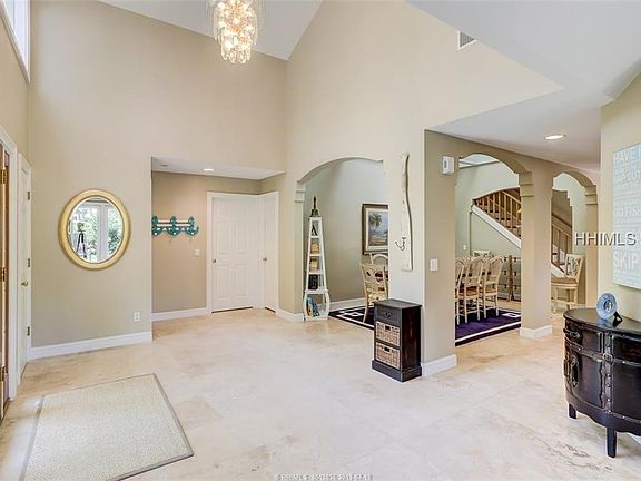 4th image of 2 Interlochen Dr