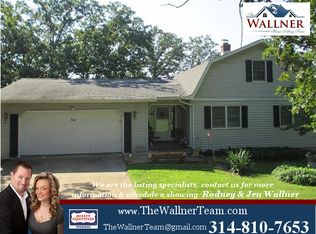 34 E Lakeshore Dr, De Soto, MO 63020
