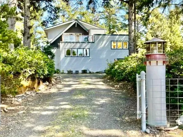 3512 Highway 101 N, Yachats, OR 97498