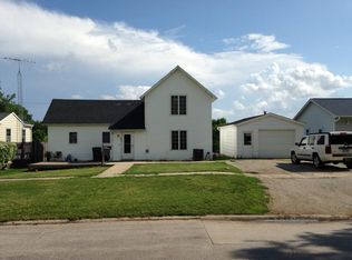 402 SW Mills St, Greenfield, IA 50849