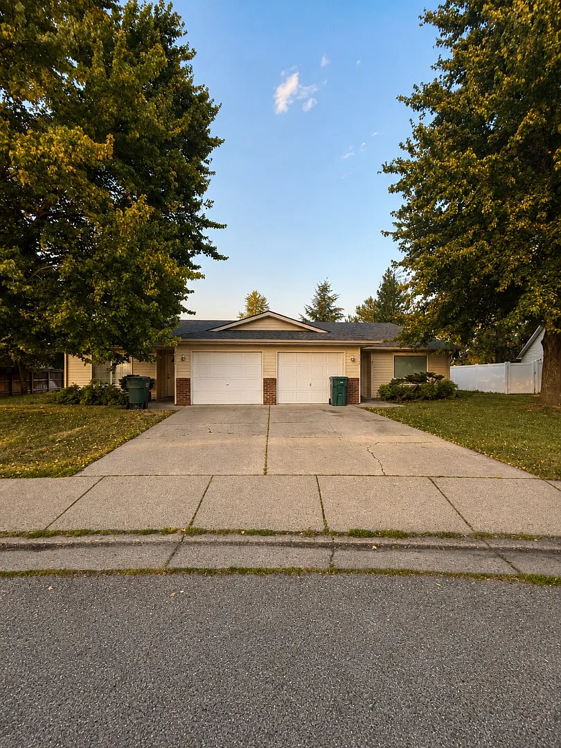 15546 N Vera St - 15546 N Vera St Unit 2 — Photo 4