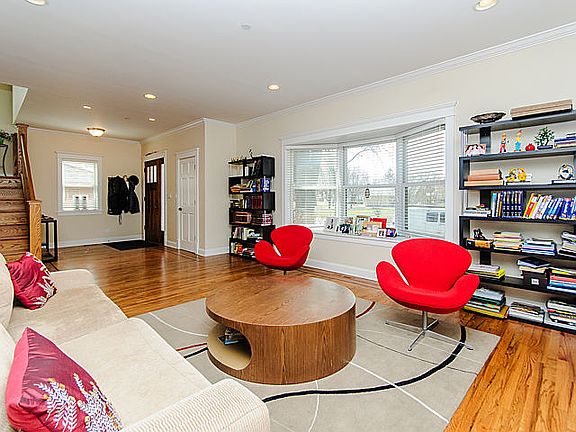 3rd image of 7649 Kostner Ave