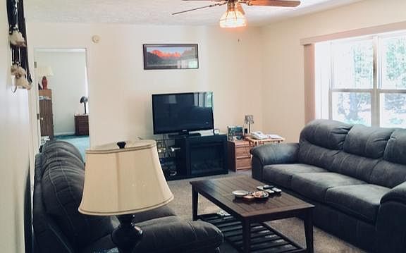 3rd image of 3956 Birchwood Dr