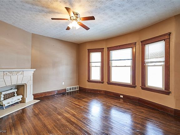 5th image of 491 E 114th St