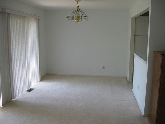3rd image of 66 Larch Ct Unit B