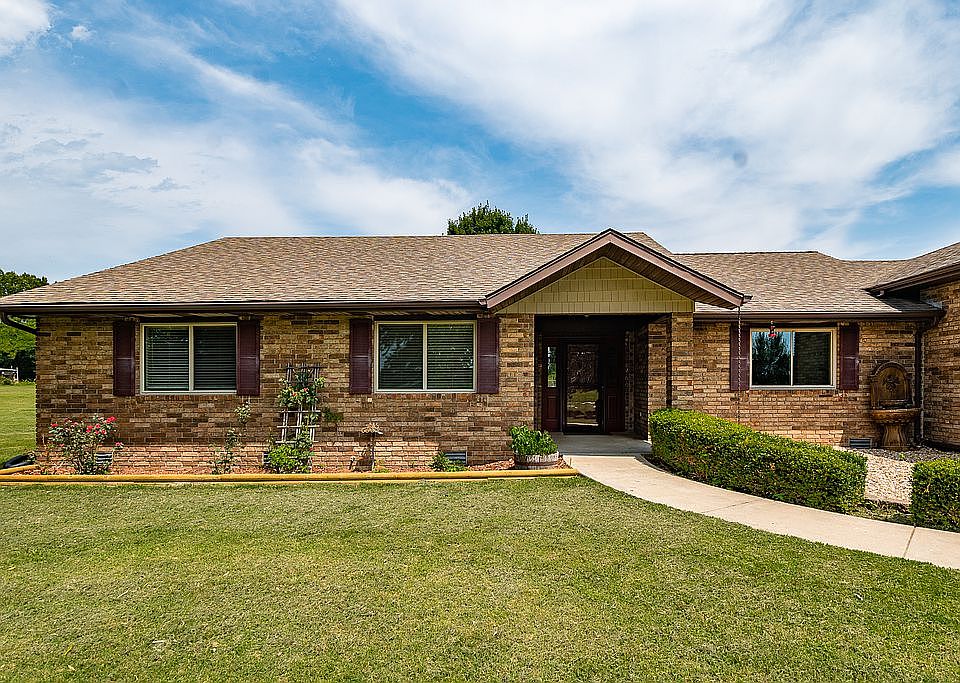 1st image of 260 Woodside Dr