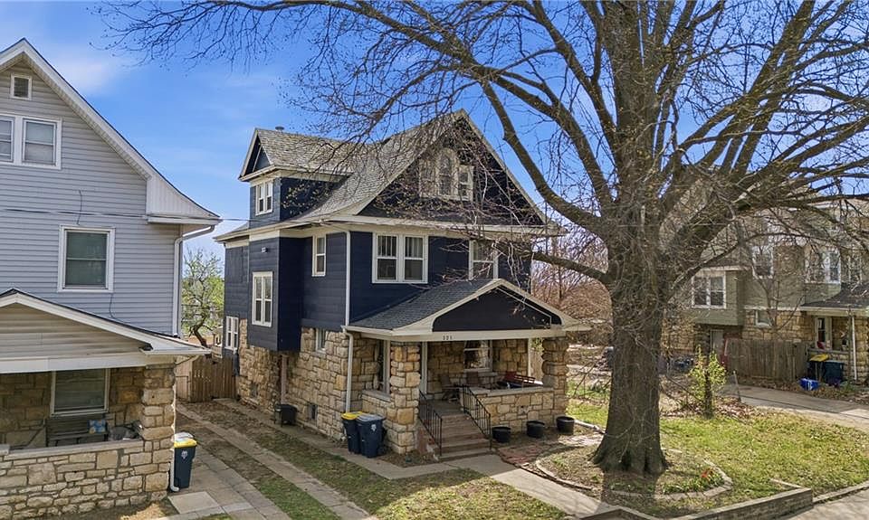1st image of 121 Lawn Ave