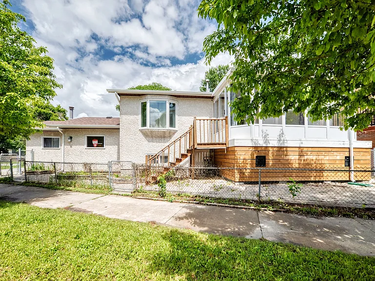 64 Riverton Ave — Photo 24