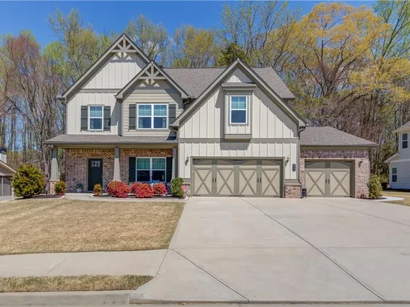573 Rocky Springs Dr, Jefferson, GA 30549