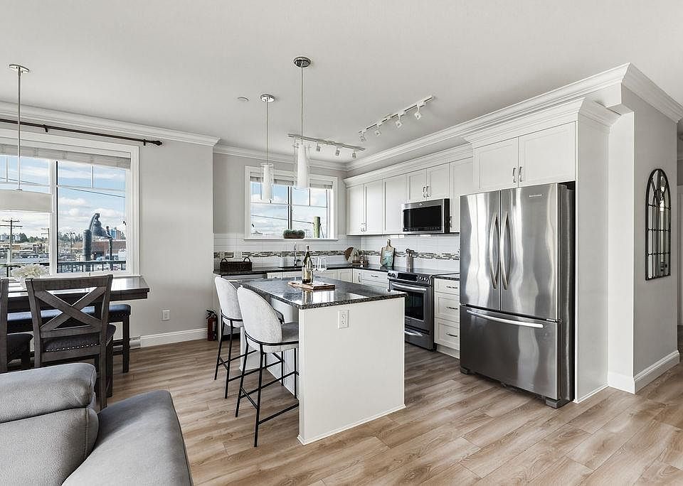 1st image of 11862 226th St #305