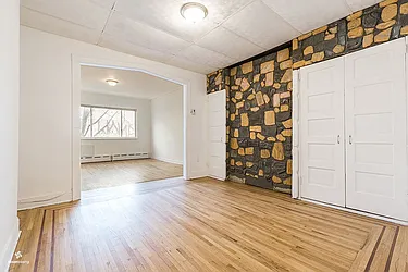 Rented by Dixon Advisory USA Inc.