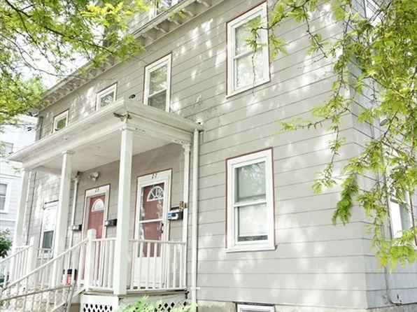 27 Bourne St, Lowell, MA 01852