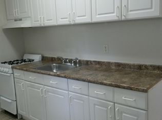 81 Lindale St, Stamford, CT 06902