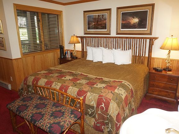 2nd image of 1625 #75B Superior Shores #75B