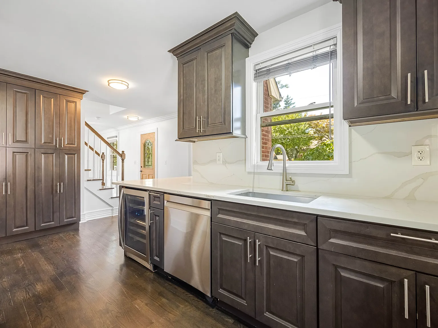 4 bed, $4,300 — Photo 2
