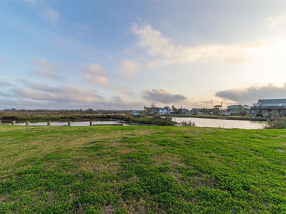 2nd image of 4444 Scenic Dr