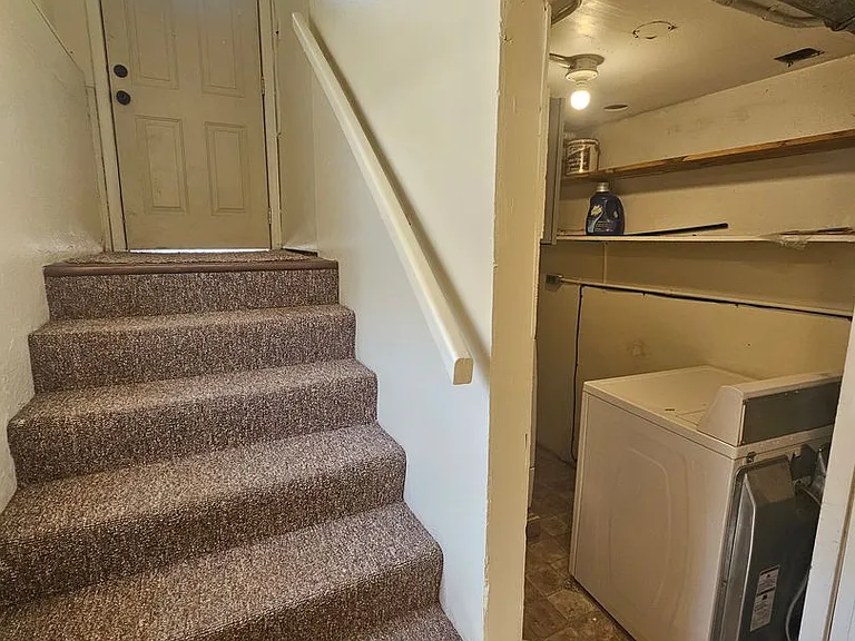 414 E Philadelphia St — Photo 3