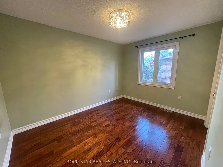 106 Milbourne Cres — Photo 27