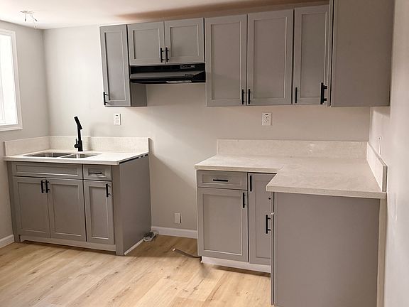 4th image of 108 Claybourne St