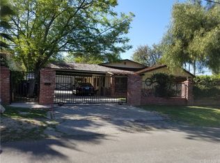 6145 Shirley Ave, Tarzana, CA 91356
