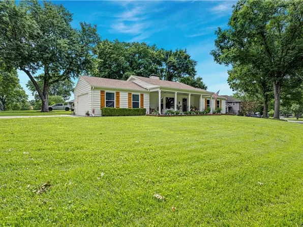 4901 Pawnee Dr, Roeland Park, KS 66205