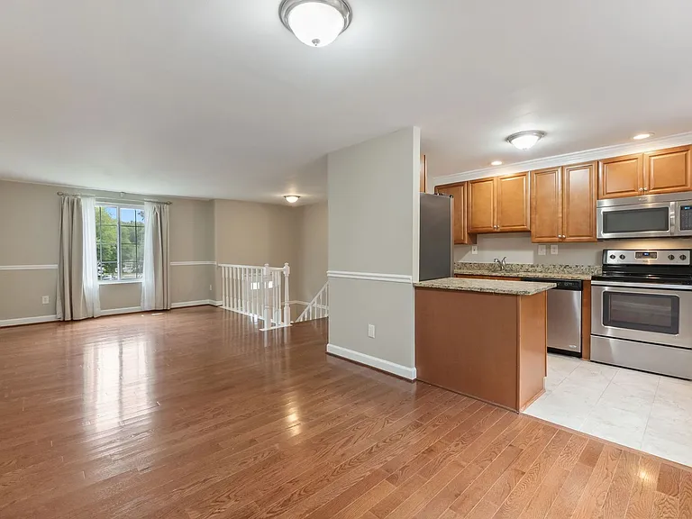 8454 Rippled Creek Ct — Photo 3