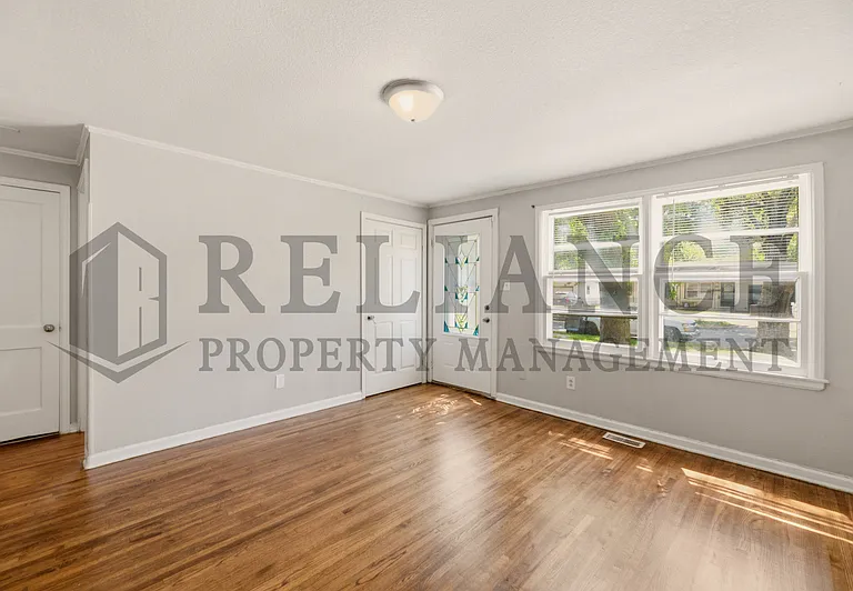 1126 S Silverdale Ct — Photo 15
