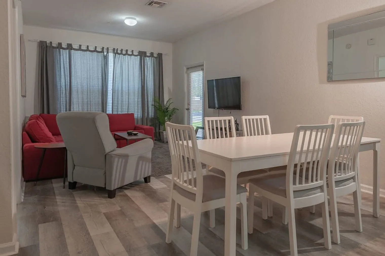 3 bed, 2.0 bath, $3,115 — Photo 3