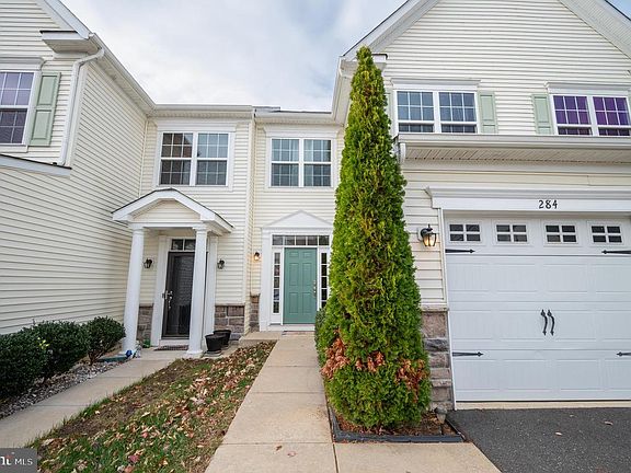 3rd image of 284 Wilmore Dr