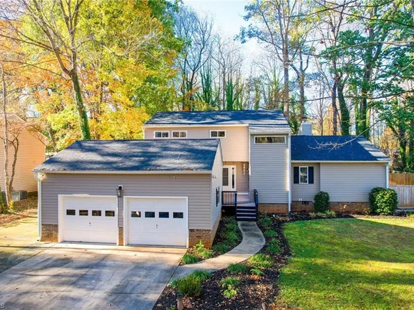 113 Forestview Dr, Elon, NC 27244