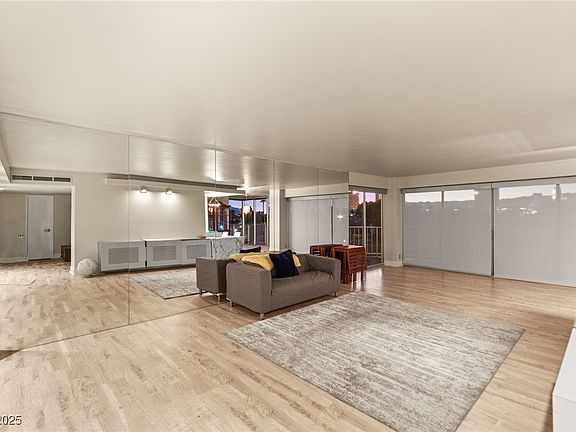 5th image of 3111 Bel Air Dr Unit 4G