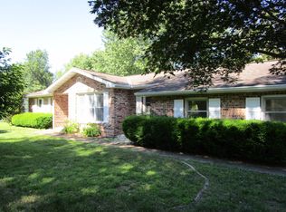 703 Ridgeway Dr, Mountain View, MO 65548
