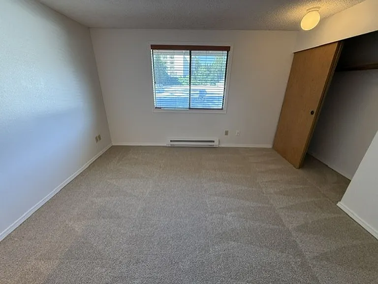Price 4-Plex - Bothell — Photo 13