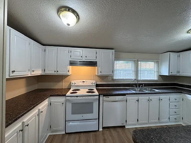 714 Baldwin Ave — Photo 10