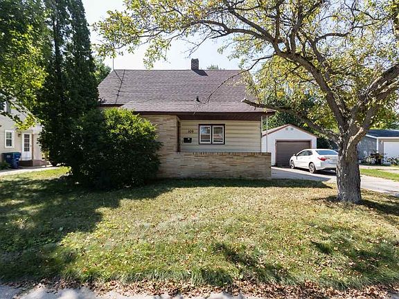 2nd image of 109 Summer St
