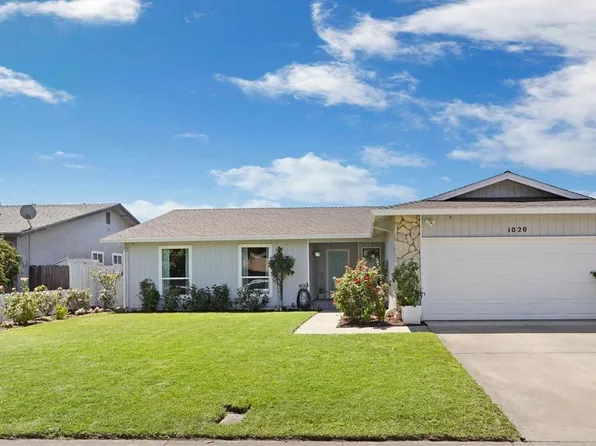 1020 Wimbledon Dr, Lodi, CA 95240