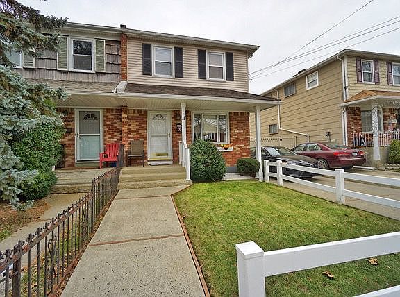 2nd image of 18 E Augusta Ave