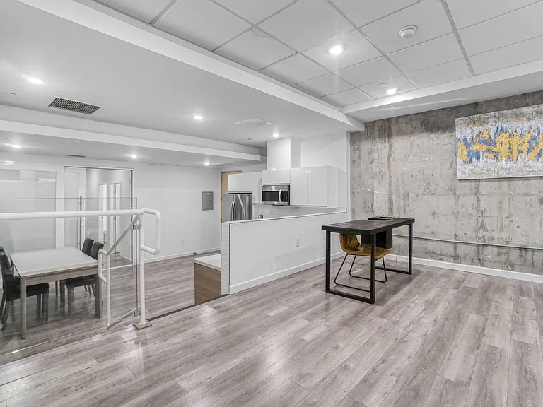 Maia Avira at Glendale Living Area