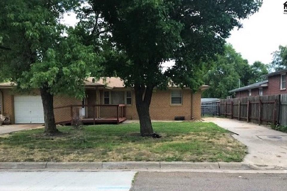 1st image of 314 E Avenue F