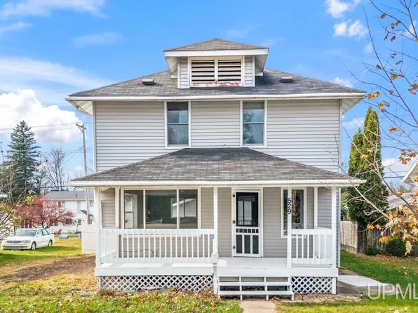 529 Harding Ave, Kingsford, MI 49802