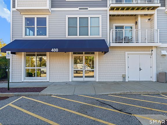 3rd image of 400 Bank Street #205