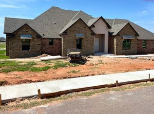 1459 Violet Dr, Mustang, OK 73064