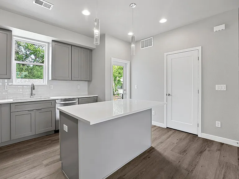 5355 W 12th Ave — Photo 14