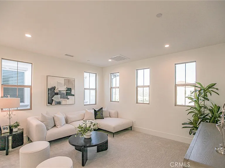 137 Oakstone — Photo 17